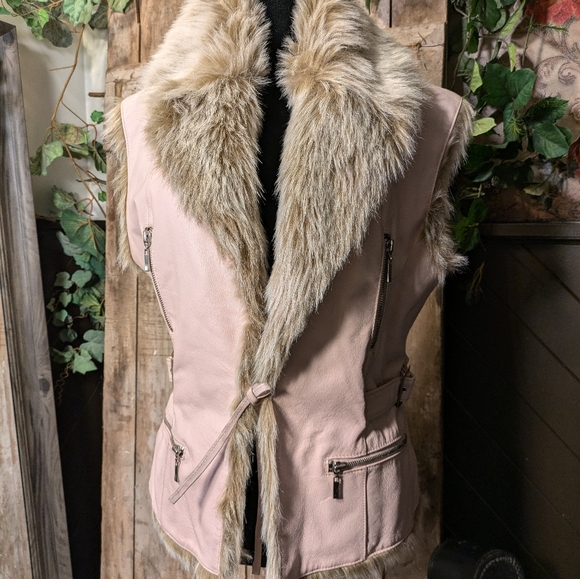 Baby pink Leather vest with faux fur lining. M/L - Picture 2 of 7